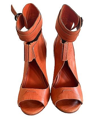 Leon Max Heels (view 2)