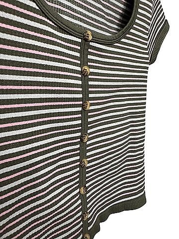 No Boundaries Short Sleeve Blouse (view 2)
