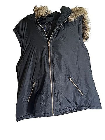 Gap Vest (view 1)