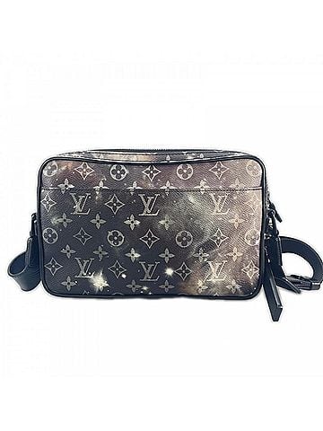 Louis Vuitton Louis Vuitton messenger bag for women, leather, multicolor, silver hardware. (view 2)