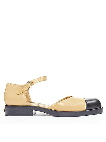 Chanel Chanel beige lambskin interlocking CC chain black flats (view 1)
