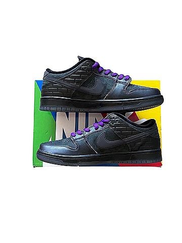 Nike Sneakers (view 2)