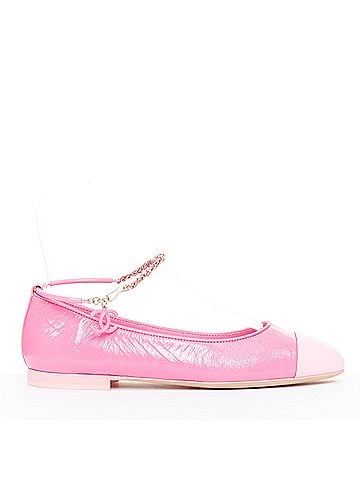 Chanel Chanel crinkled leather ankle chain CC charm flats (view 1)
