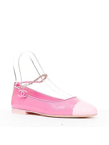 Chanel Chanel crinkled leather ankle chain CC charm flats (view 2)