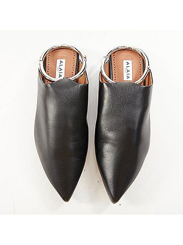 Alaïa Alaia 2022 La Babouche Black Leather Toe Ring Mules (view 2)