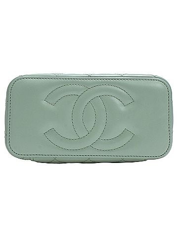 Chanel Chanel Quilted Small Top Handle Vanity Case With Chain in Light Green Leather (view 2)