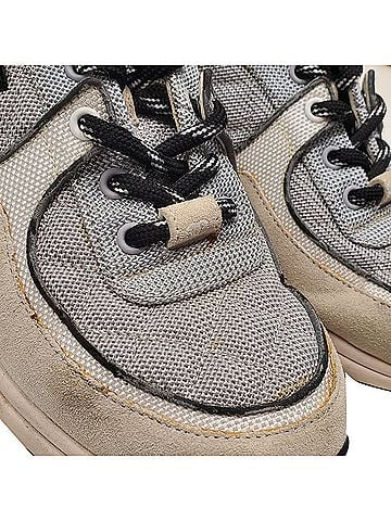 Chanel Chanel CC Low-Top Sneakers in Grey Suede and Mesh (view 2)