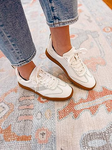 Matisse Women's Wylder Low Top Sneakers in White (view 2)