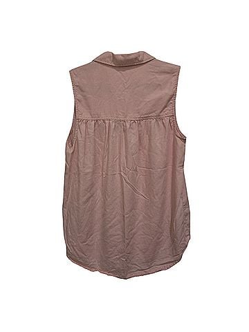 Time and Tru Collared Sleeveless Button-Down Shirt (view 2)