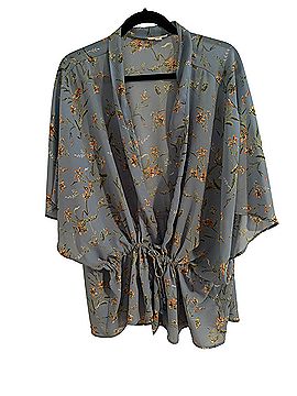 Easel Kimono (view 1)
