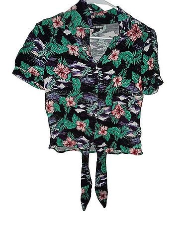 Hot Topic Short Sleeve Button-Down Shirt (view 1)