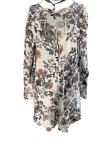 Kendall & Kylie Button-Down Shirt (view 2)