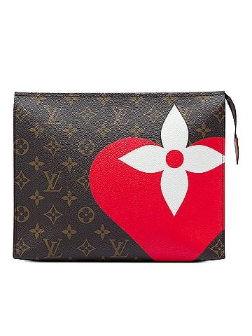 Louis Vuitton Monogram Game On Toiletry Pouch 26 (view 1)