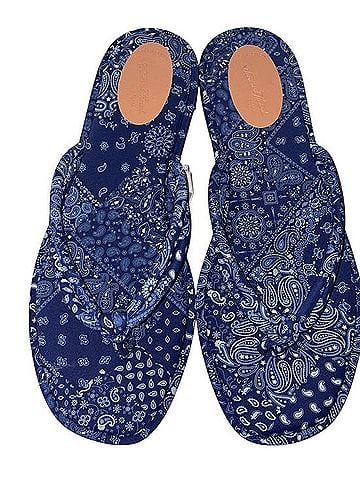 Universal Thread Sandals (view 1)