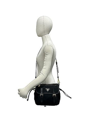 Prada PRADA Prada logo hardware Tessuto nylon Saffiano leather genuine shoulder bag pochette sacoche black 45999 (view 2)