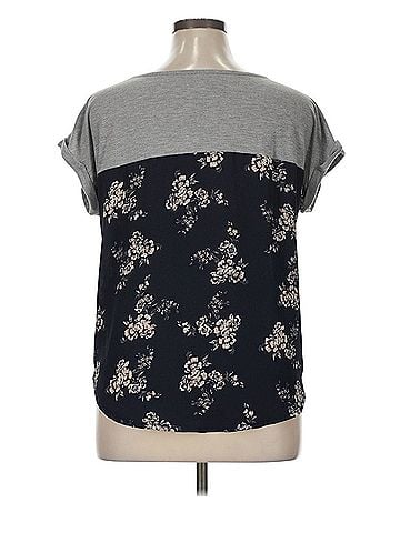 Xhilaration Short Sleeve Blouse (view 2)