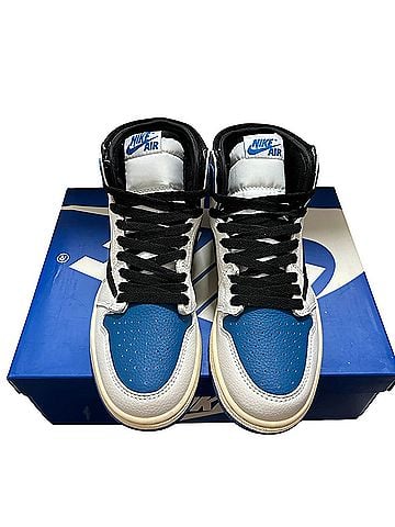 Nike Sneakers (view 2)