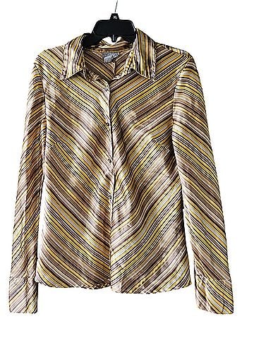 Old Navy Long Sleeve Button-Down Shirt (view 2)