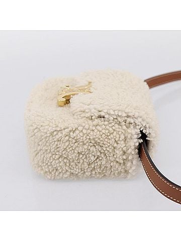 Céline Triomphe Shoulder Shearling Beige Wool Handbag (view 2)