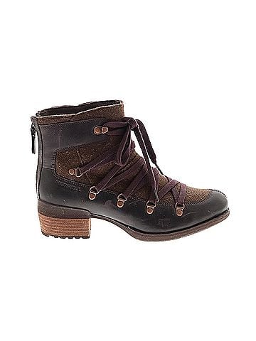 Merrell Shiloh II Merrell Ankle Boots (view 1)