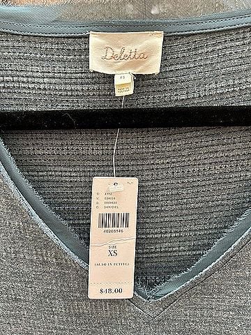 Deletta Thea Long Sleeve T-Shirt (view 2)