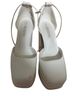 Dream Pairs White Heels Size 8 - photo 1
