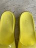 Ugg Yellow Sandals Size 9 - photo 4