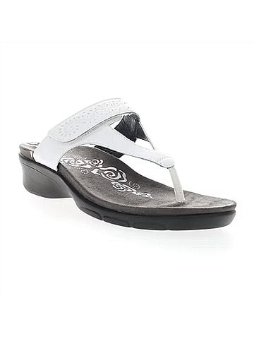 Propet Women's Wynzie Sandal in White (view 1)