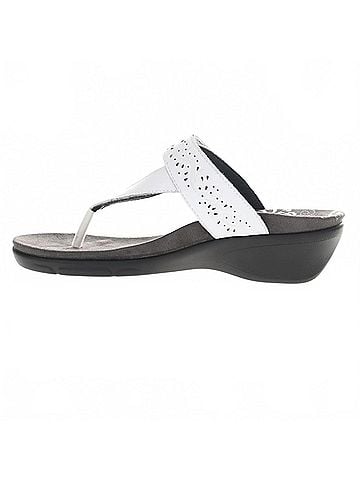 Propet Women's Wynzie Sandal in White (view 2)