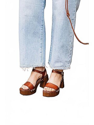 Mia Women's Electrah Heel in Brown (view 2)