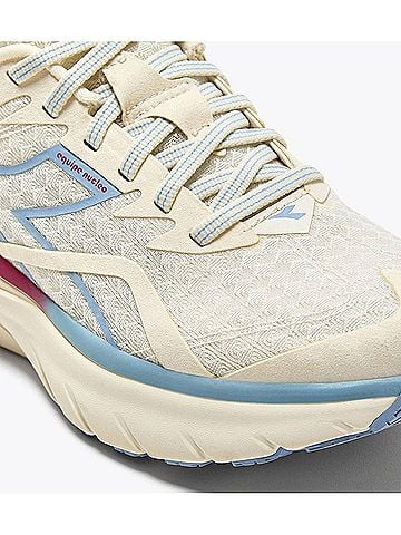 Diadora Women'S Equipe Nucleo Sneakers in Whisper White Rubine Red (view 2)