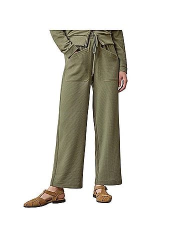 Lilla P Patch Pocket Straight Leg Pant in Matcha (view 2)
