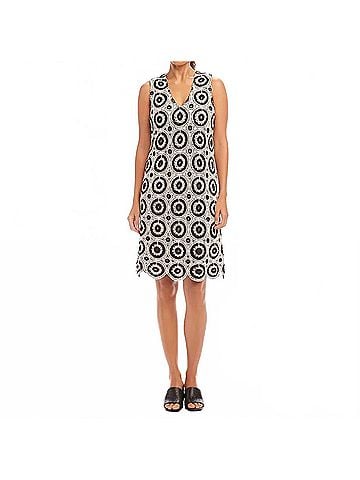 Karen Kane Sahara Sleeveless Crochet Shift Dress in Natural And Black (view 2)
