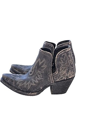 Ariat Ariat Dixion X Toe Ankle Boots (view 2)