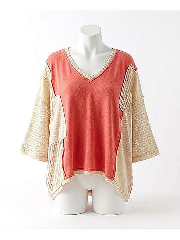 Pol Oversized High Low Contrast V-Neck Top in Pink/White (view 1)