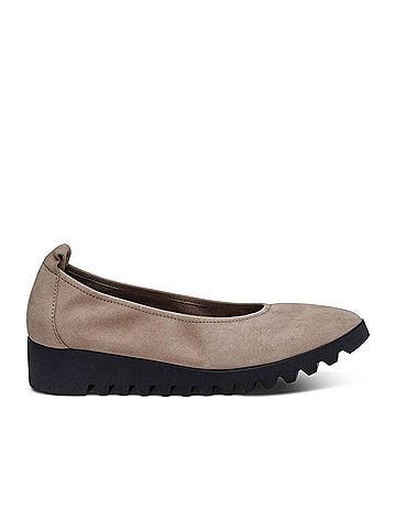 Aetrex Women's Brianna Slip On Shoes (view 1)