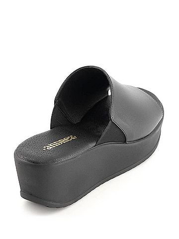 Andrea Women's Platform Heel Sandal (view 2)