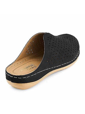 Andrea Women's Comfort Footbed Clog in Black (view 2)