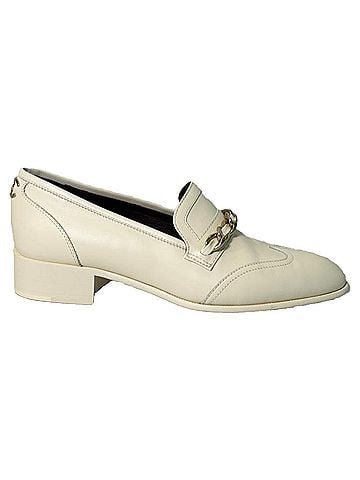 Chanel Chanel Chain Accent Wingtip Loafers in White Leather (view 1)