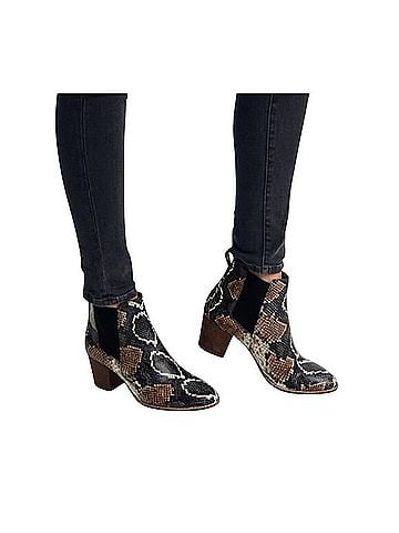 Madewell The Regan Boot Ankle Boots (view 1)