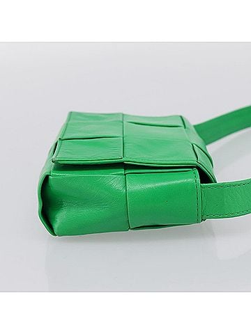 Bottega Veneta Cassette Maxi Intrecciato Leather Green Leather Clutche &amp; Pouche Bag (view 2)
