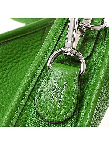 Hermès Evelyne Clémence Green Leather Handbag (view 2)