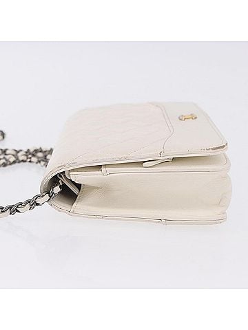Chanel Wallet On Chain Lambskin White Leather Shoulder Bag Bag (view 2)