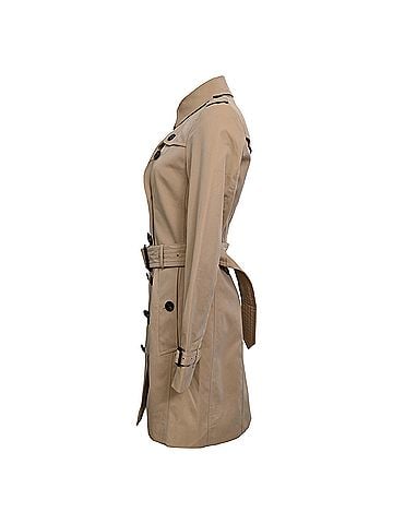 Burberry Burberry The Sandringham Belted Trench Coat in Beige Cotton (view 2)