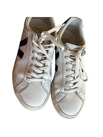 VEJA Sneakers (view 1)