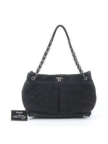 Chanel Chanel Matelassé Leather Chain Shoulder Bag for Women, with Guarantee and Serial Seal. (view 1)