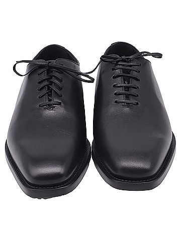 Salvatore Ferragamo Salvatore Ferragamo Lace-Up Oxford Shoes in Black Leather (view 2)