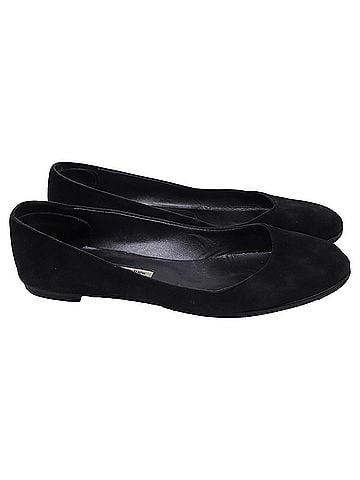 Manolo Blahnik Manolo Blahnik Round-Toe Ballet Flats in Black Suede (view 1)