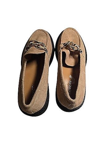 Lisa Vicky Flats (view 2)