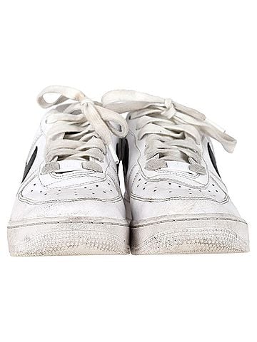 Nike Nike Air Force 1 Low-Top Sneakers in White Leather (view 2)